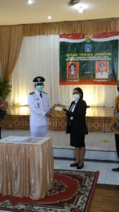 Serah Terima Penjabat Lurah Trimulyo Kepada Lurah Trimulyo Terpilih