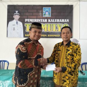 Penyampaian Insentif Bagi RT/RW Kalurahan Trimulyo