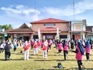 Peringati Hari Ibu, TP PKK Trimulyo Gelar Senam Bersama dan Lomba Memasak