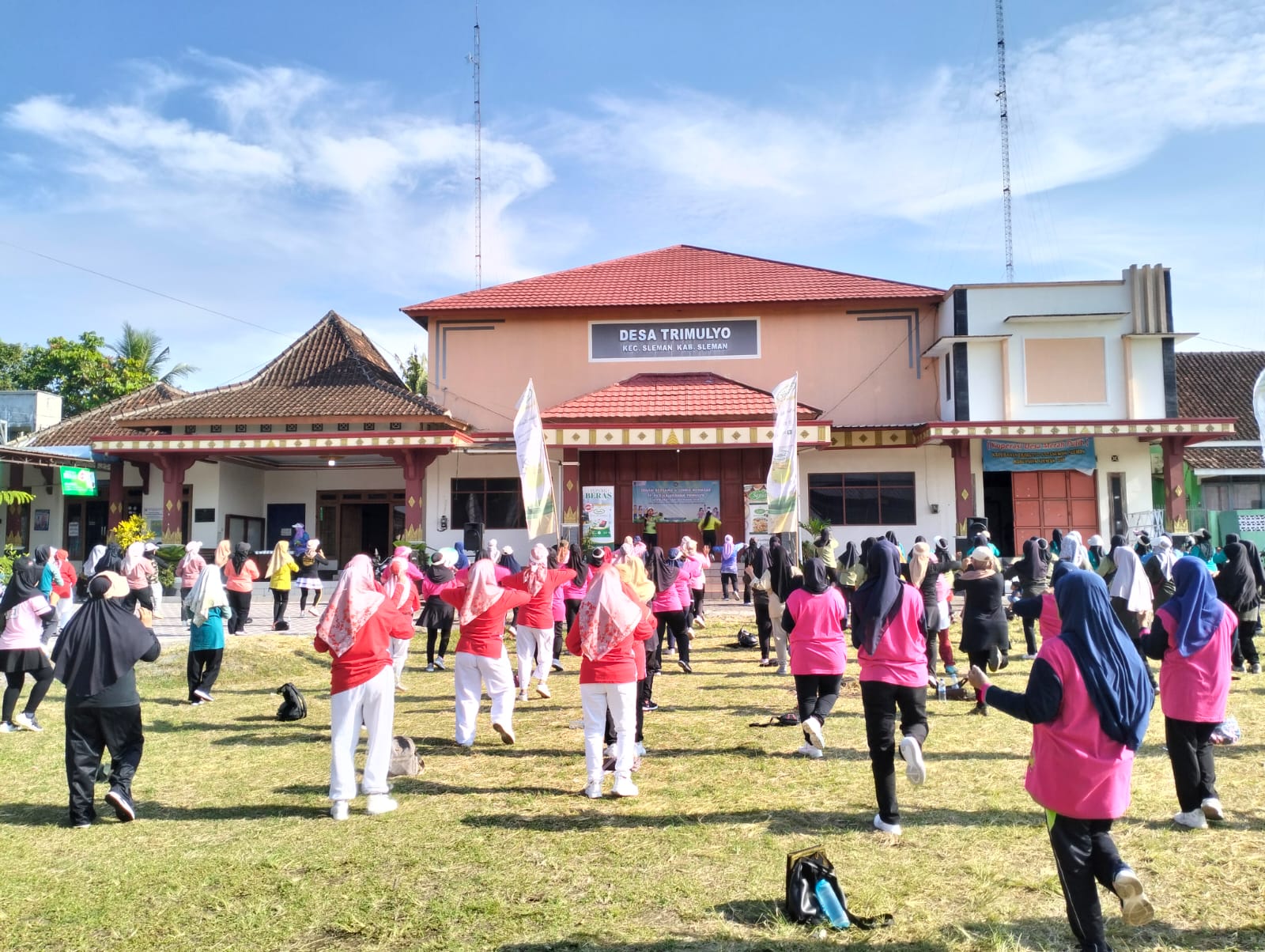 Peringati Hari Ibu, TP PKK Trimulyo Gelar Senam Bersama dan Lomba Memasak